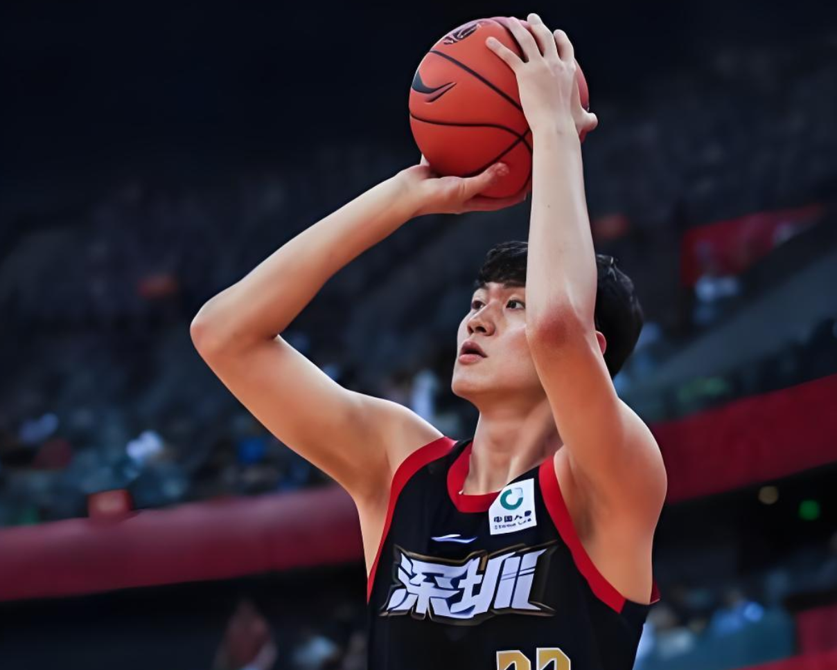 体育平台-赢山西10分！CBA名记大赞深圳队1人：拥有这样的球员，很幸运